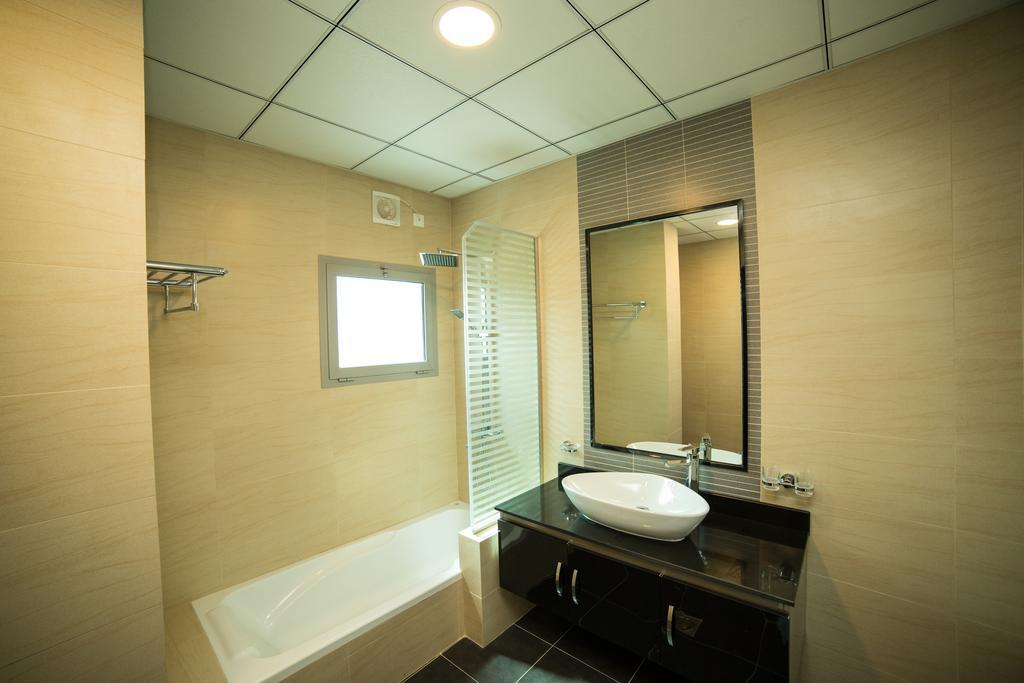 Golden Rose Luxury Suites Манама Экстерьер фото