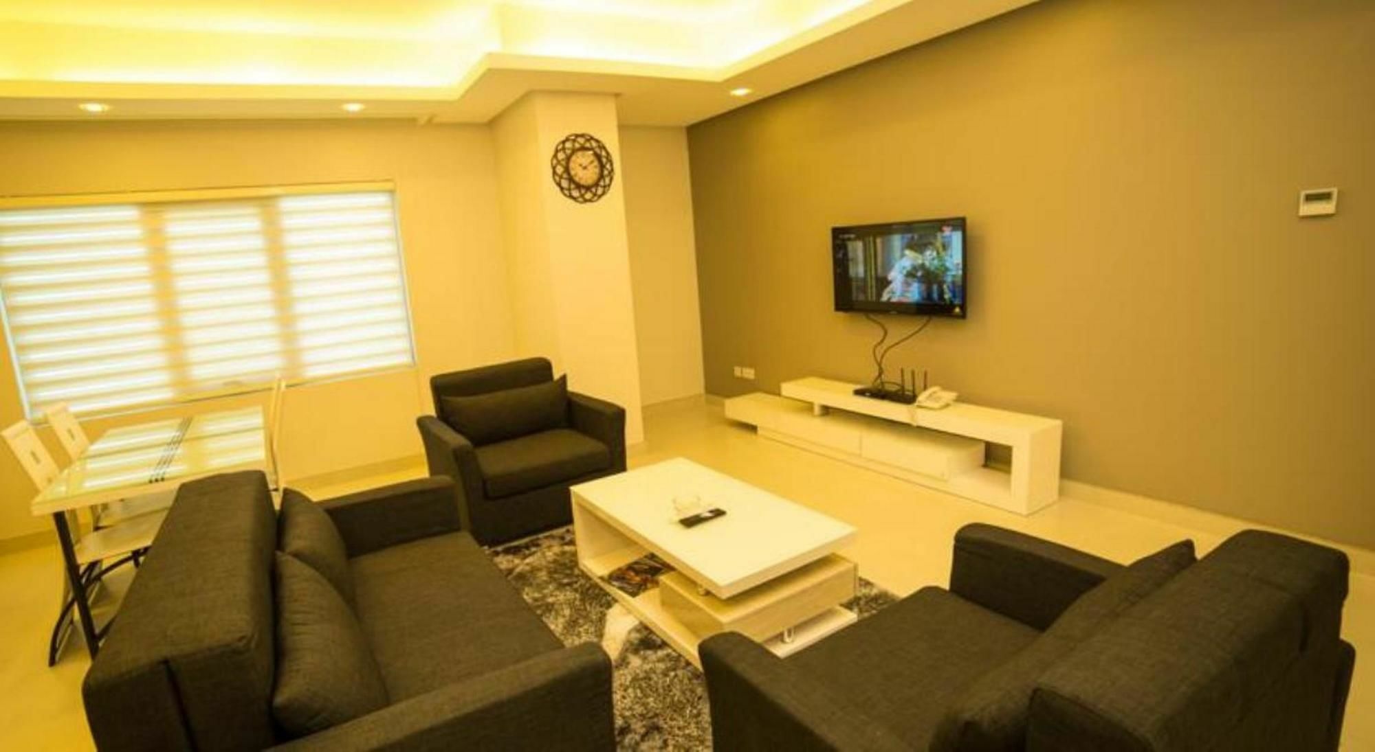Golden Rose Luxury Suites Манама Экстерьер фото