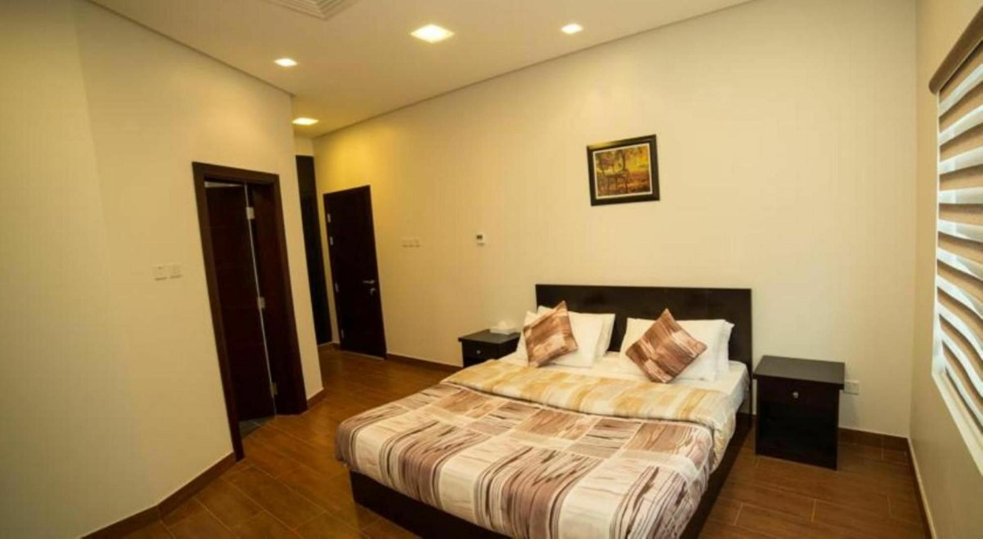 Golden Rose Luxury Suites Манама Экстерьер фото